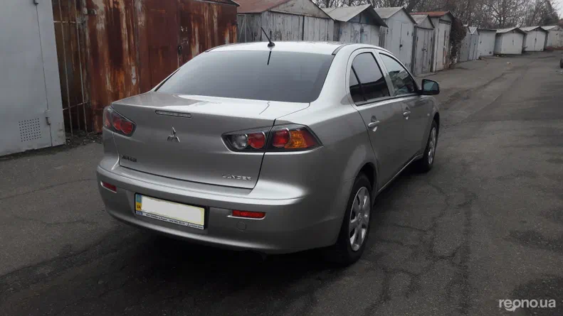 Mitsubishi Lancer 2013 - 5