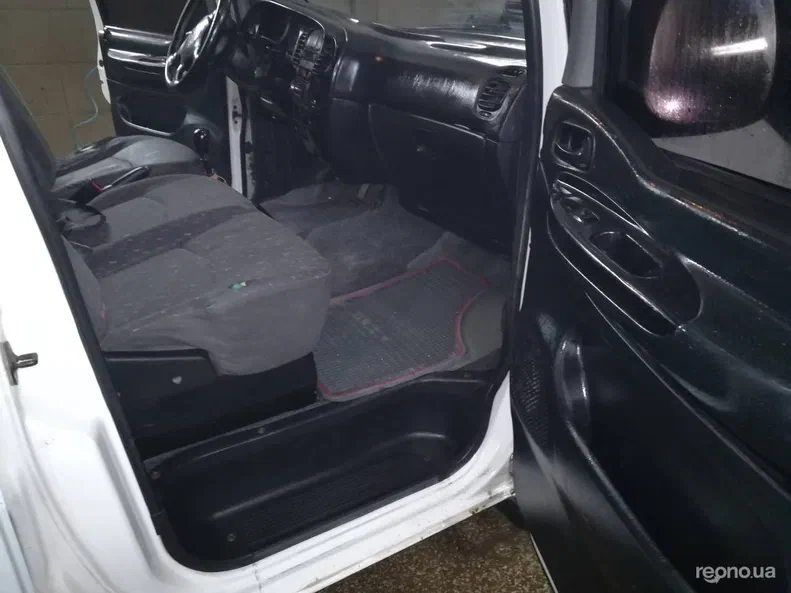 Hyundai H-1 2001 - 21