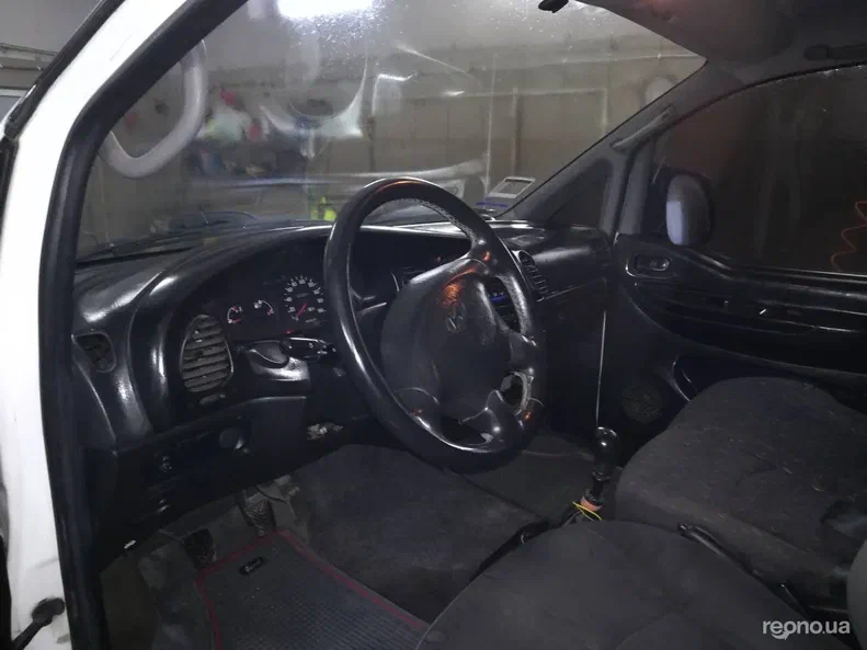 Hyundai H-1 2001 - 19