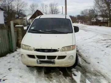 Hyundai H-1 2001
