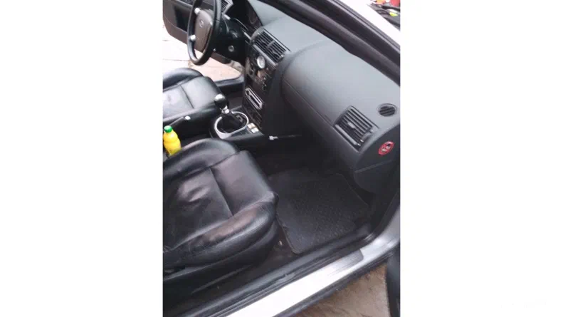 Ford Mondeo 2003 - 16