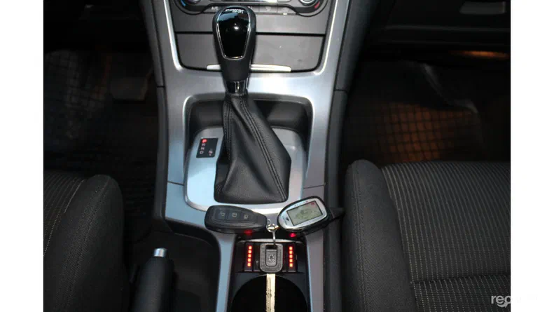 Ford Mondeo 2012 - 41