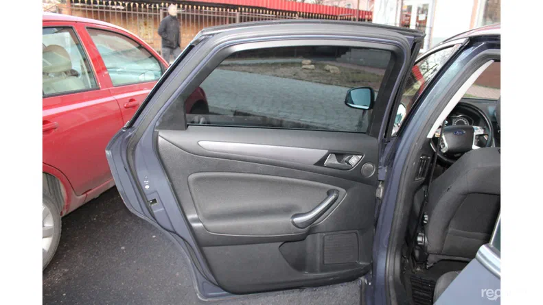 Ford Mondeo 2012 - 17