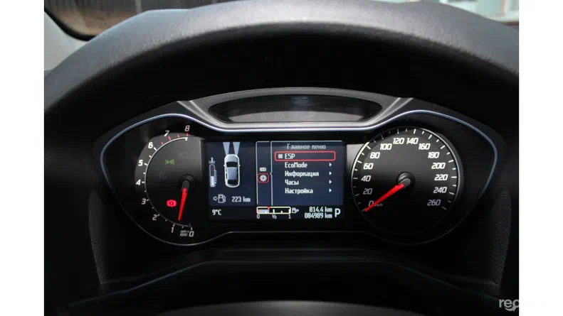 Ford Mondeo 2012 - 38