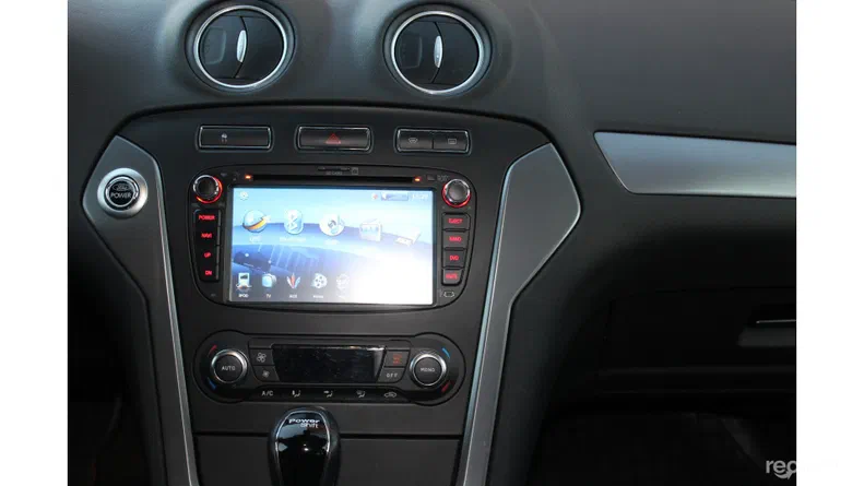 Ford Mondeo 2012 - 25