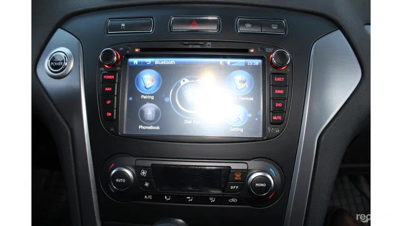 Ford Mondeo 2012 - 42