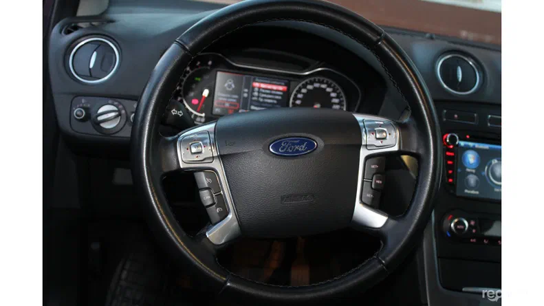 Ford Mondeo 2012 - 39