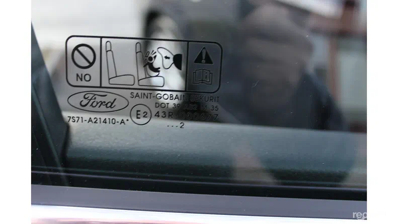 Ford Mondeo 2012 - 32