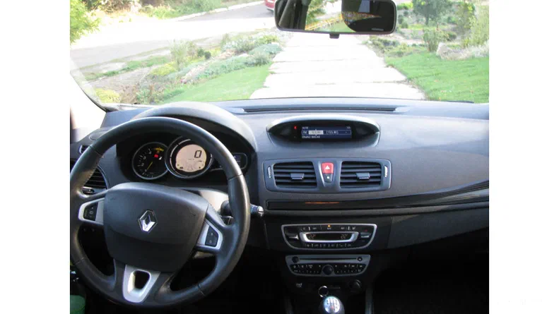 Renault Megane 2012 - 19