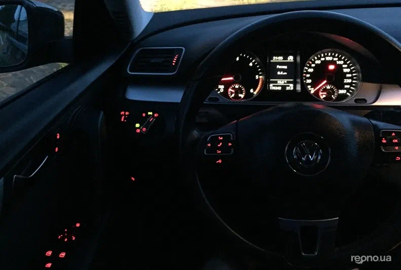 Volkswagen Passat 2012 - 13