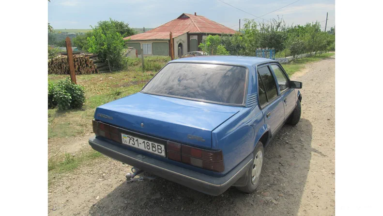 Opel Ascona 1988