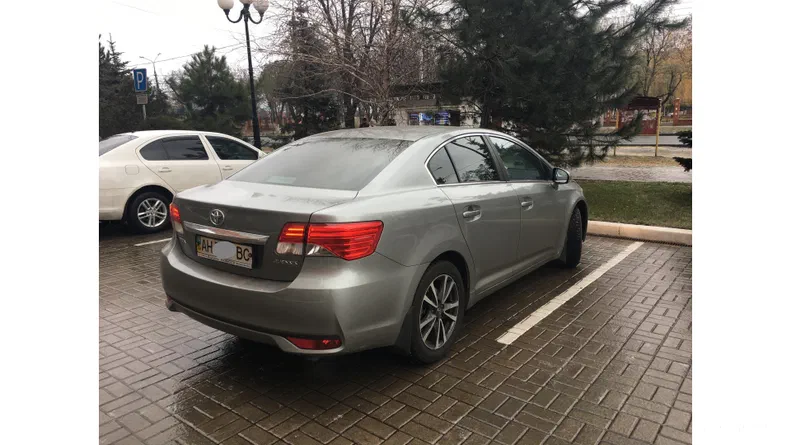 Toyota Avensis 2012