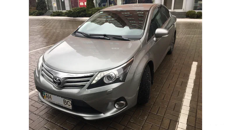 Toyota Avensis 2012 - 6
