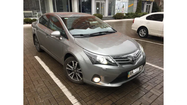 Toyota Avensis 2012