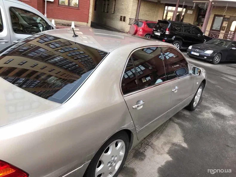 Lexus LS 2002