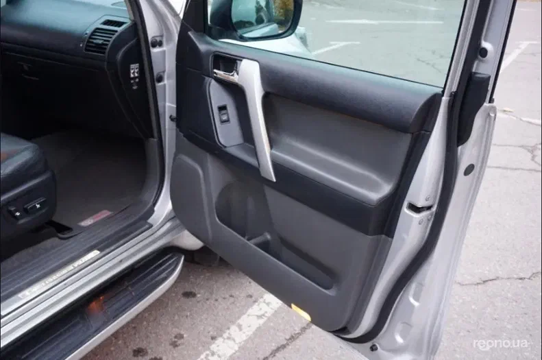 Toyota Land Cruiser 2011 - 6