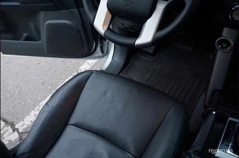 Toyota Land Cruiser 2011