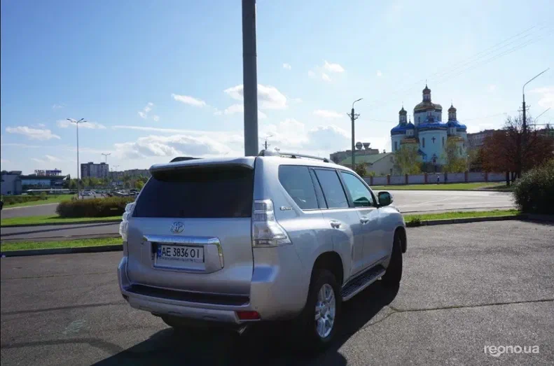 Toyota Land Cruiser 2011