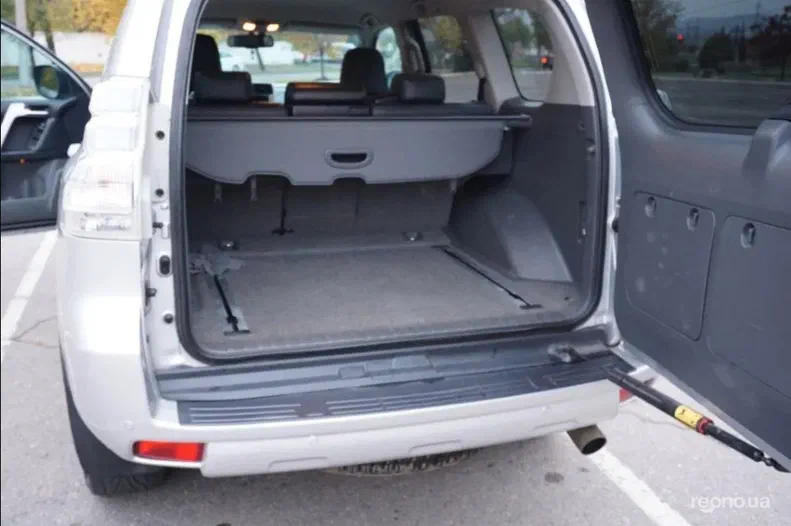 Toyota Land Cruiser 2011