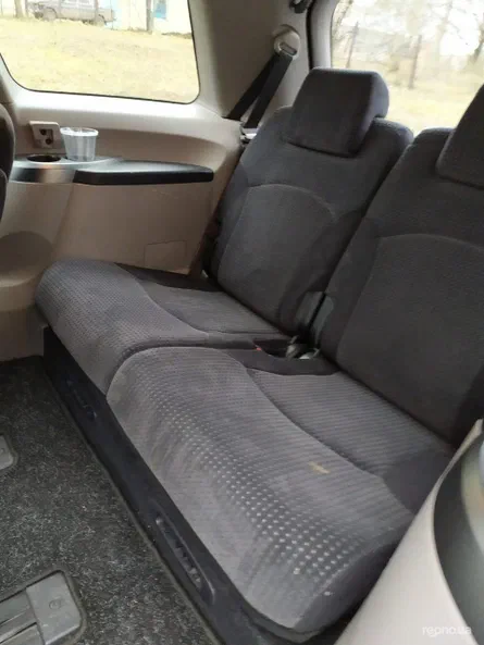 Mitsubishi Grandis 2005