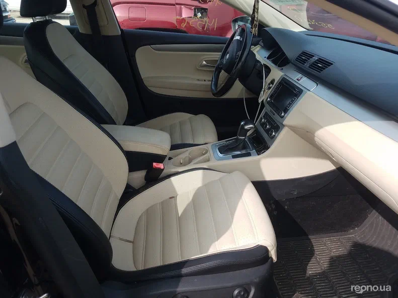 Volkswagen Passat CC 2010 - 6