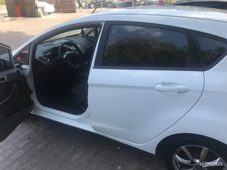 Ford Fiesta 2014 - 6