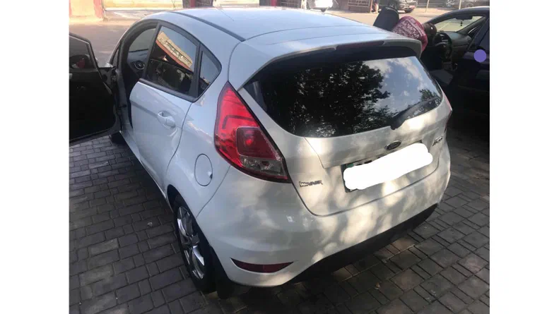 Ford Fiesta 2014 - 10