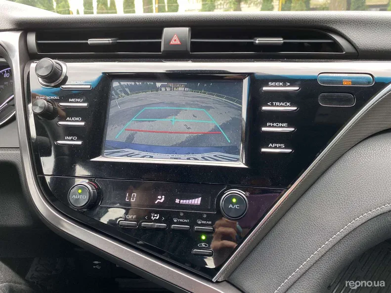 Toyota Camry 2018 - 8