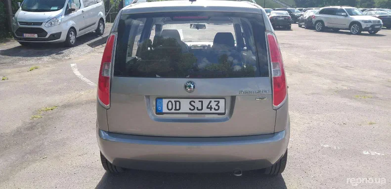 Skoda Roomster 2011