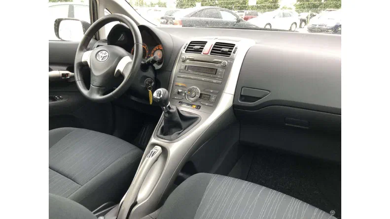 Toyota Auris 2009 - 11