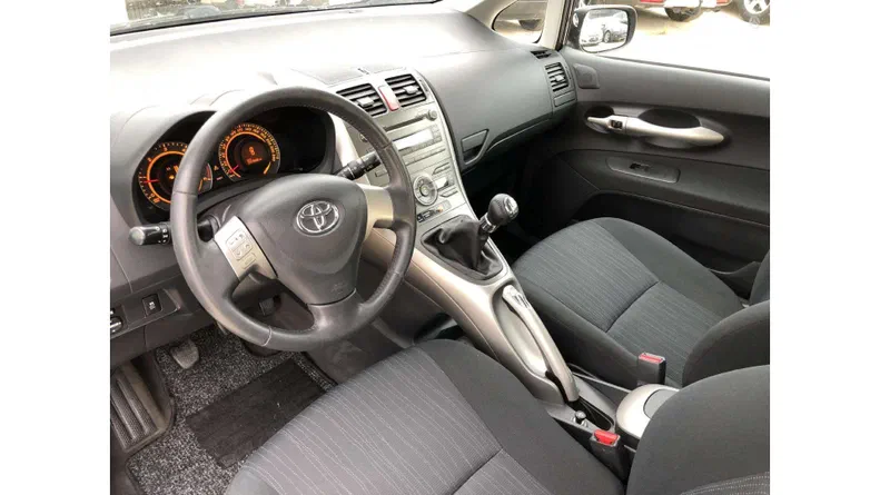 Toyota Auris 2009 - 8