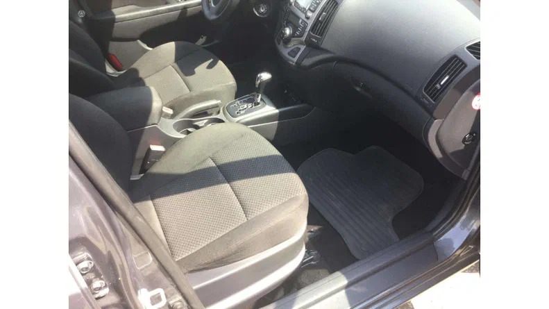 Hyundai i30 2010 - 11