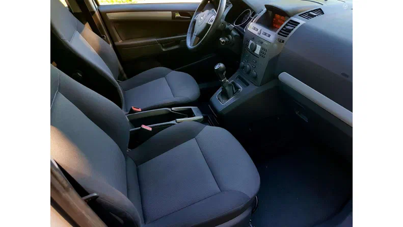 Opel Zafira 2008 - 5