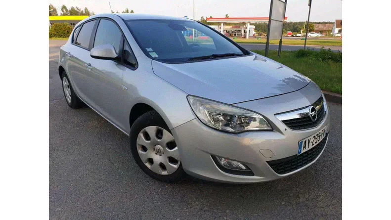 Opel Astra 2011