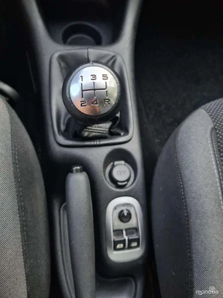 Peugeot 206 2011 - 11