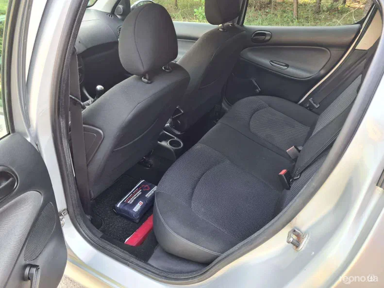 Peugeot 206 2011 - 13