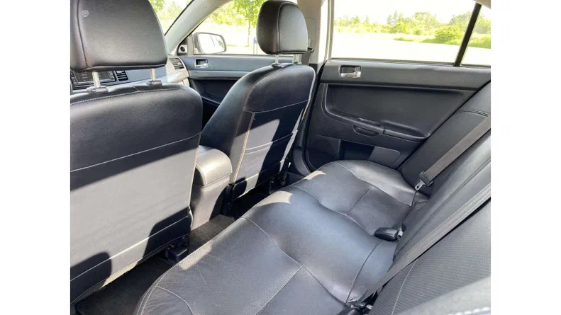 Mitsubishi Lancer 2010 - 9