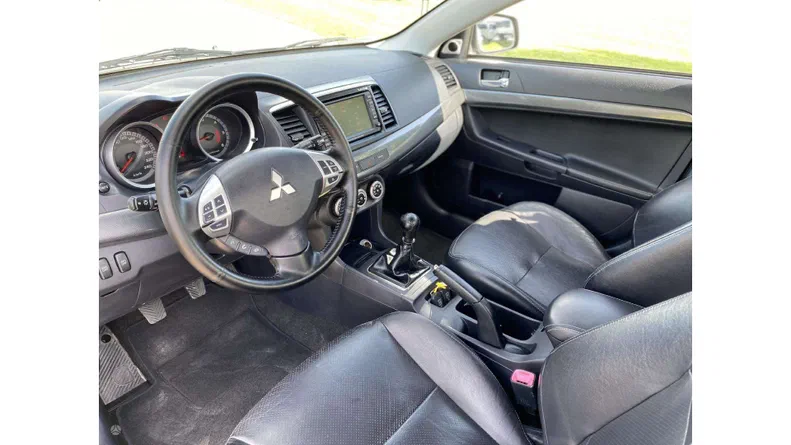 Mitsubishi Lancer 2010 - 8