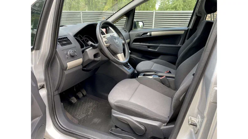 Opel Zafira 2009 - 5