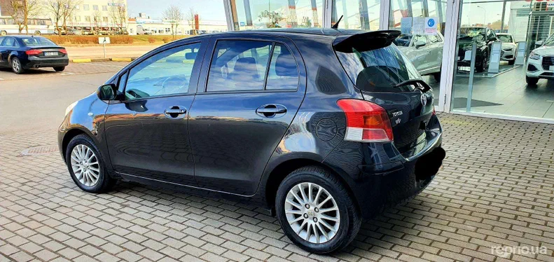 Toyota Yaris 2010 - 9