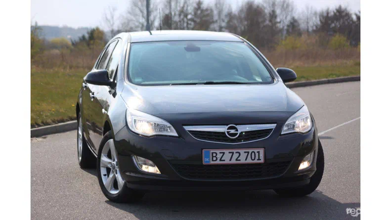 Opel Astra 2012