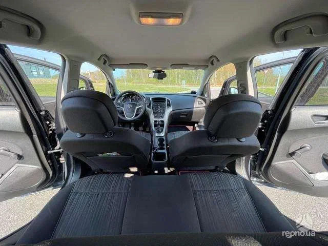 Opel Astra 2012 - 10