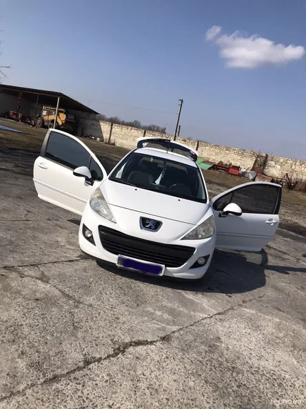 Peugeot 207 2012