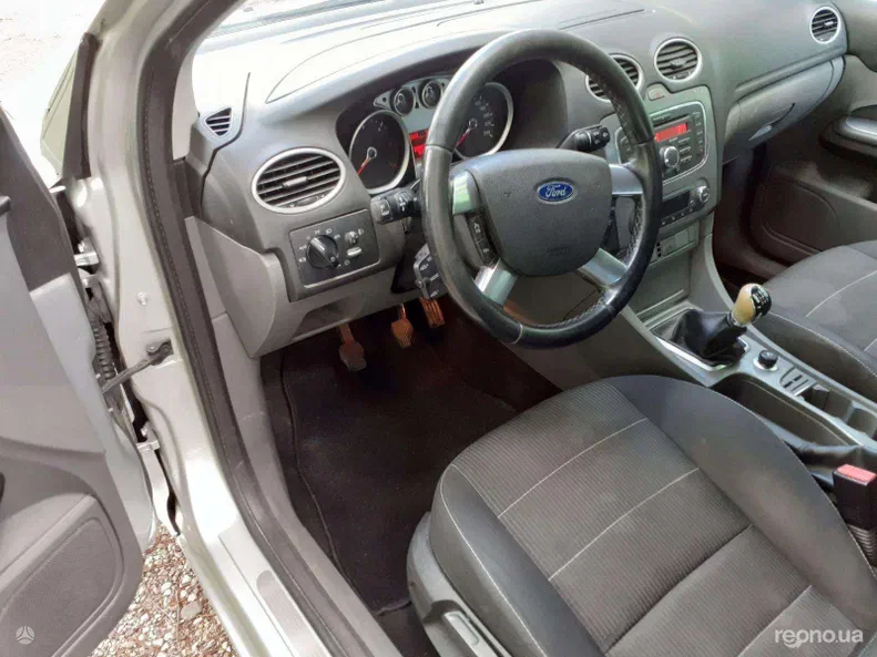 Ford Focus 2010 - 9