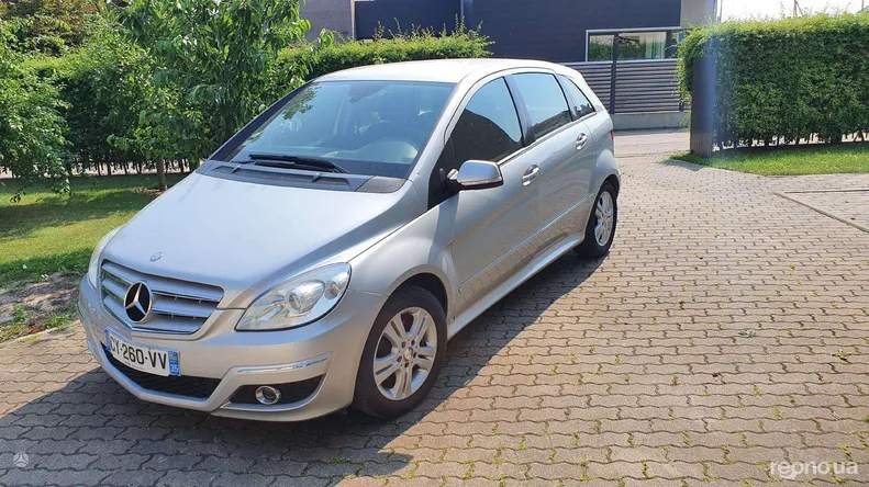 Mercedes-Benz B180 2009