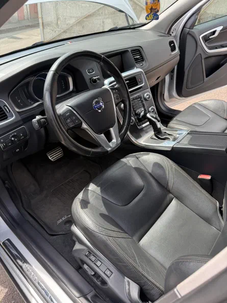 Volvo V60 2015 - 4