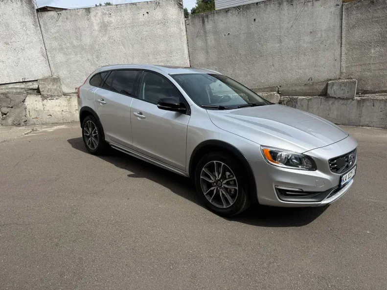 Volvo V60 2015 - 2