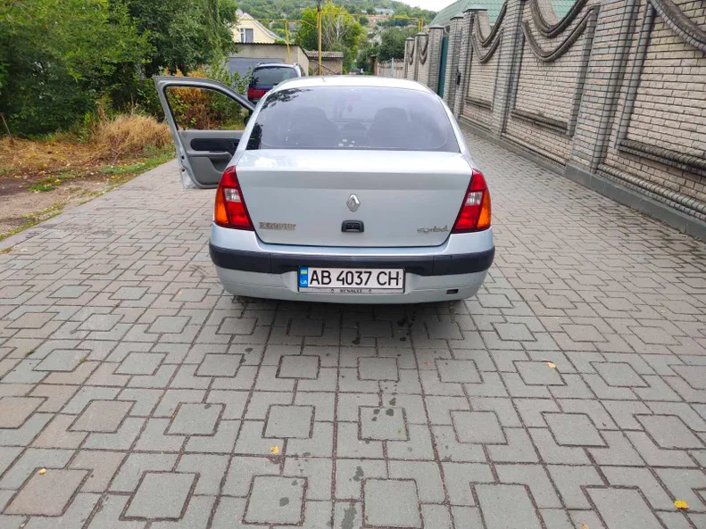 Renault Clio 2004 - 5