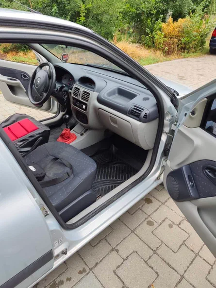 Renault Clio 2004 - 22