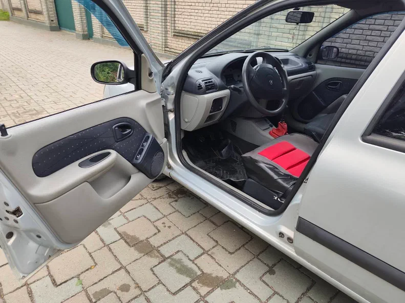 Renault Clio 2004 - 10